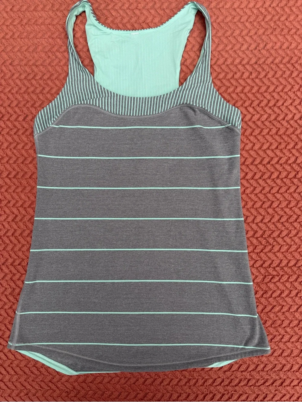 Lululemon lot of 5 tank tops size 6 excellent condition most not worn